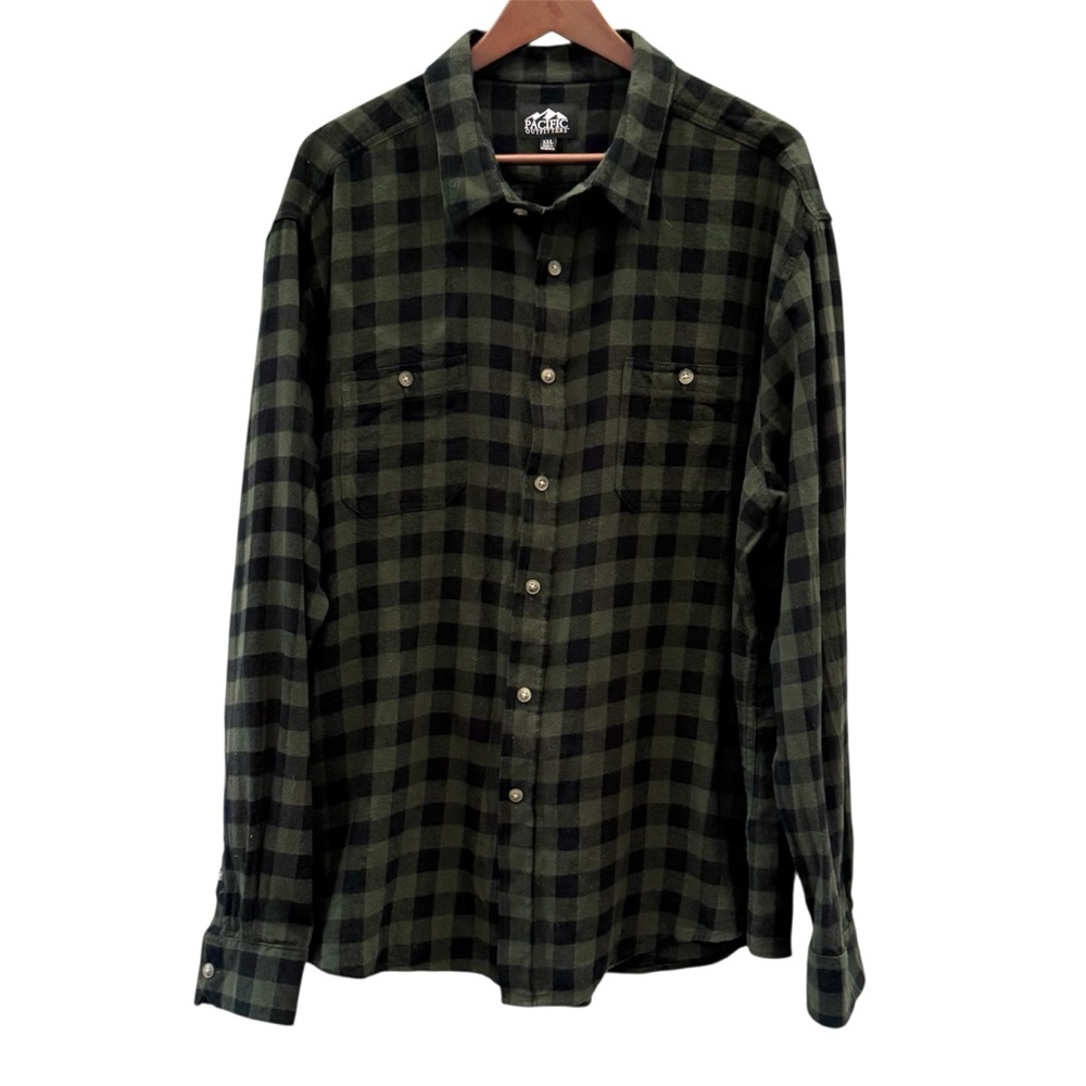 Pacific Outfitters Men's Green and Black Plaid Button Front Long Sleeve Shirt